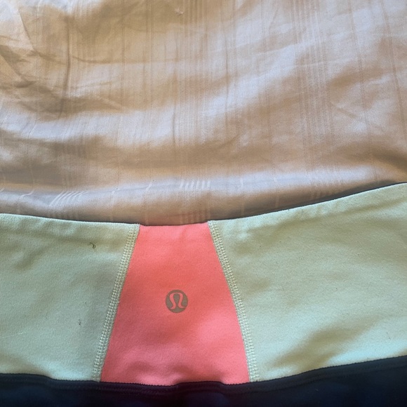 lululemon capri leggings - Picture 2 of 3